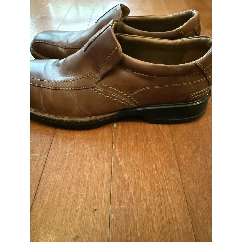 CLARKS Brown Leather Slip On Soft Cushion Casual Dress Mens Shoe Sz 8.5